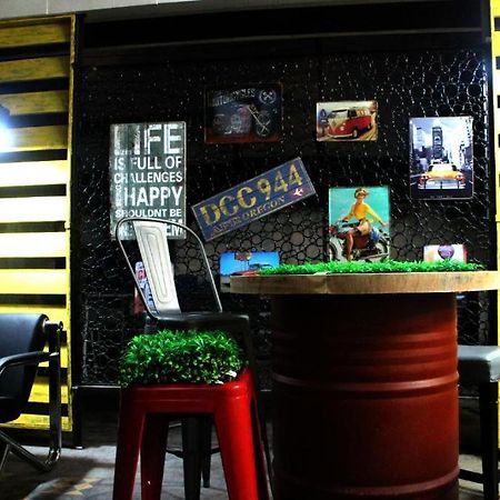 Tropical Breeze Hostel Cebu - Cebu Center Dış mekan fotoğraf